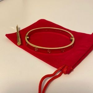 gold love bracelet screw on. 17cm size